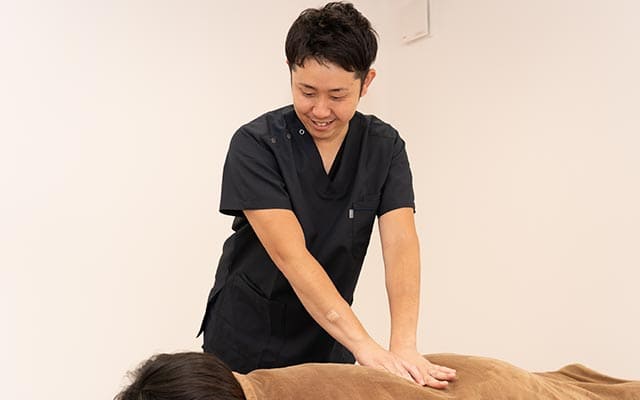 こくあ接骨院の施術風景
